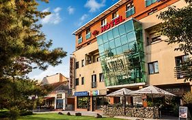 City Hotel Nitra With Free Parking